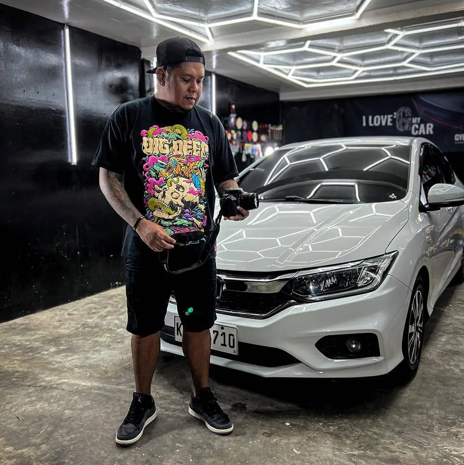 Antetz Castillon standing pose.