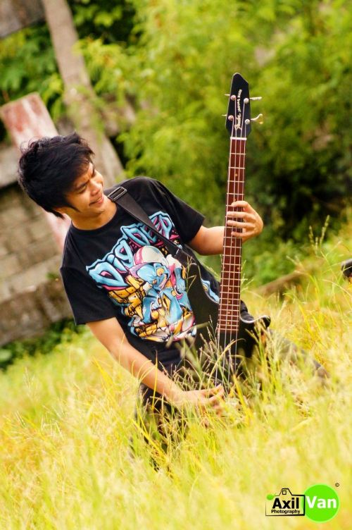 DIGGER MAN: THE FIRST DROP Roland, Burnham bassist.